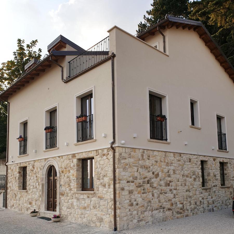 Destasu' Bed And Wellness Hotel Castel del Monte  Exterior photo